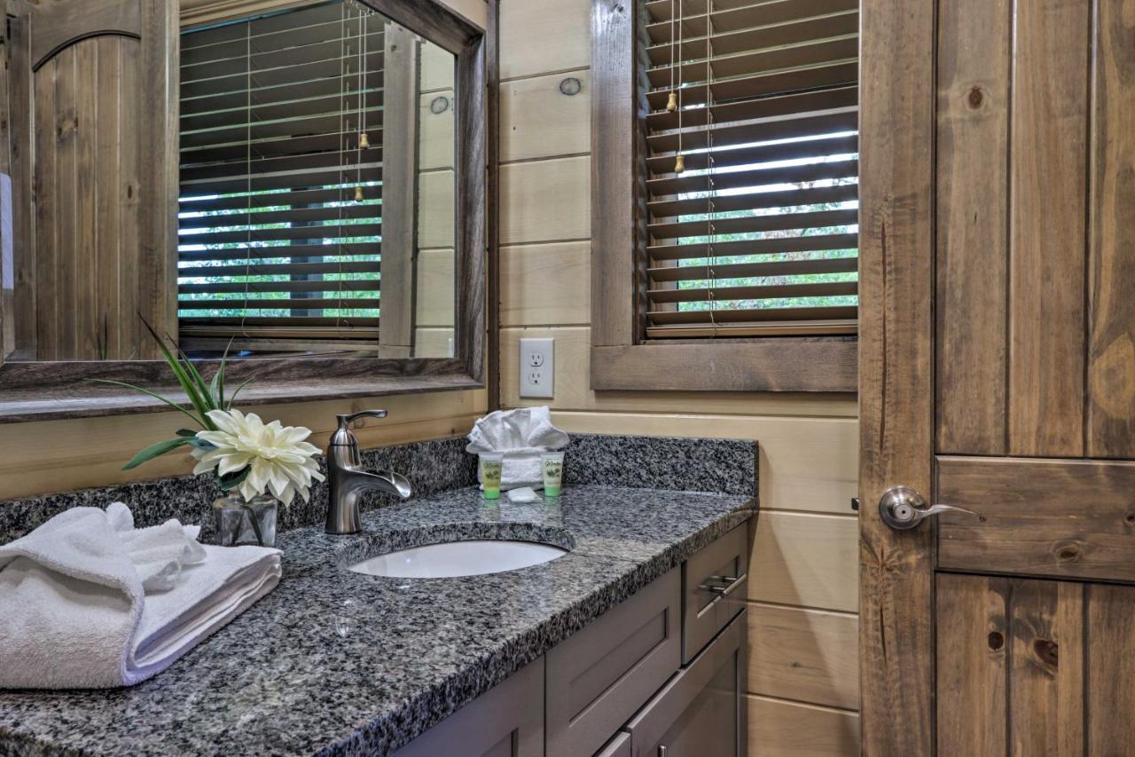 Smoky Cove Retreat With Private Hot Tub And Deck! Sevierville Exterior foto